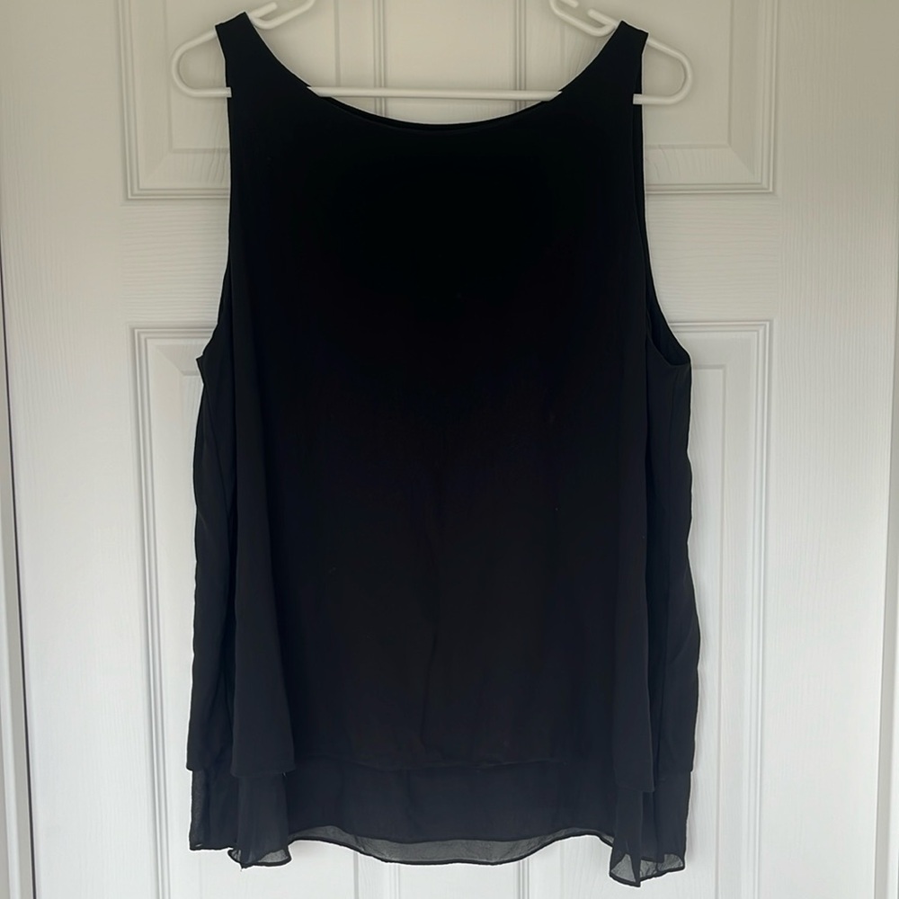 Eileen Fisher Scoop Neck Silk Black Tank Top in Women’s Medium